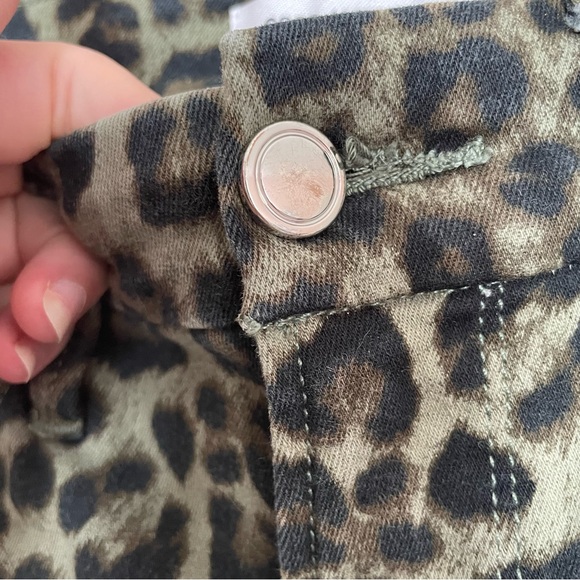 Good American Good Waist Crop Skinny Jeans in Sage Green Leopard Print Size 2/26 - Picture 5 of 7